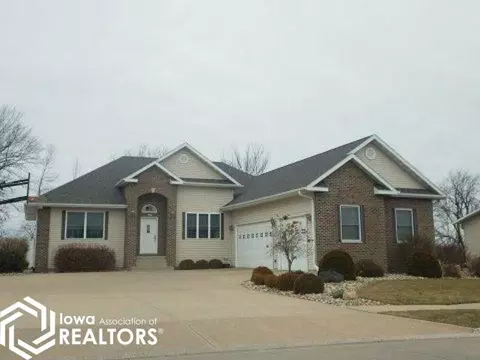 715 Park Pl, West Burlington, IA 52655