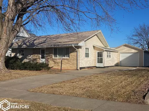 1405 9th Ave, Belle Plaine, IA 52208