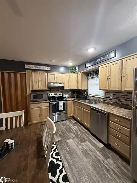 Kitchen - 1215 E Cross, Centerville, IA 52544 photo 4 of 4