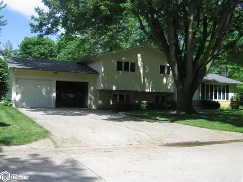 128 Woodland Dr, Forest City, IA 50436