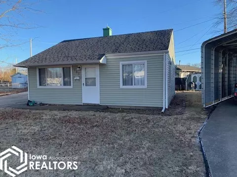 157 Indian Terrace St, Burlington, IA 52601