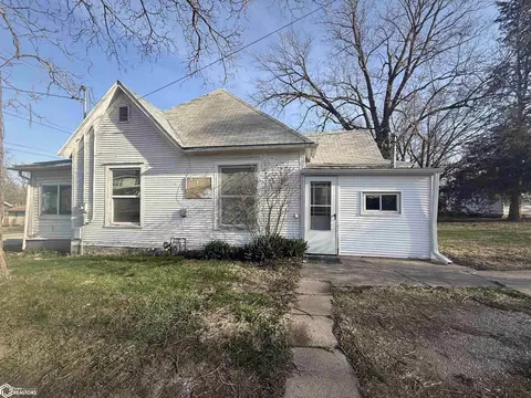 619 S 18th St, Centerville, IA 52544