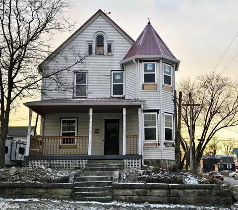 901 S 8th St, Burlington, IA 52601