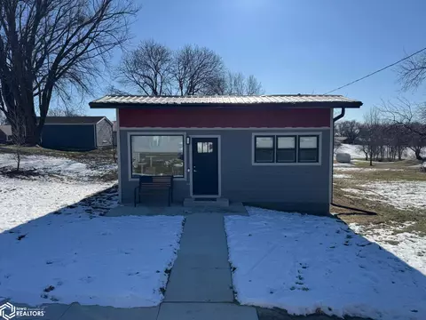 702 Guthrie St, Adair, IA 50002
