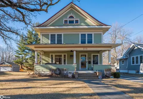 215 N 12th St, Clear Lake, IA 50428