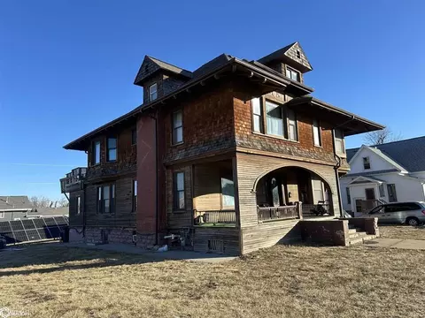 511 W State St, Marshalltown, IA 50158