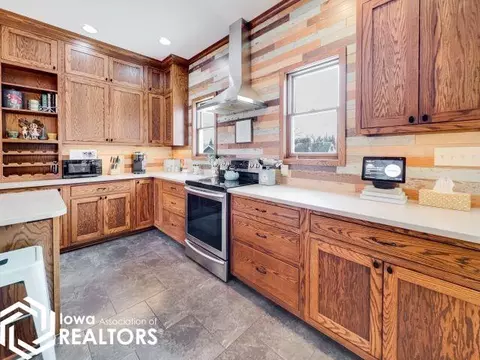 421 2nd St NE, Hampton, IA 50441 photo 6