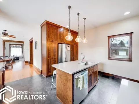 421 2nd St NE, Hampton, IA 50441 photo 5