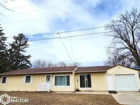 2626 15th St SW, Mason City, IA 50401