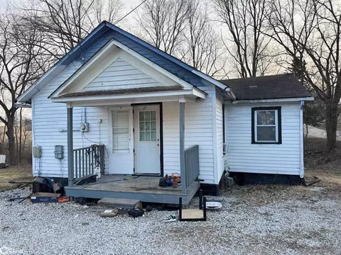 1006 Park St, University Park, IA 52595