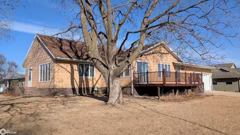 305 S Winnebago St, Lake Mills, IA 50450