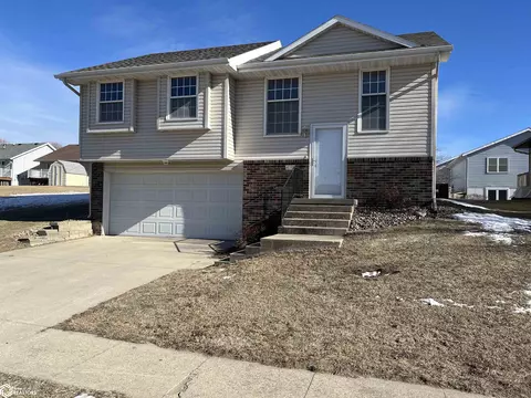 822 High Ridge Rd, Carroll, IA 51401