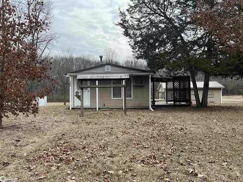 1200 N 3rd, Oquawka, IL 61469