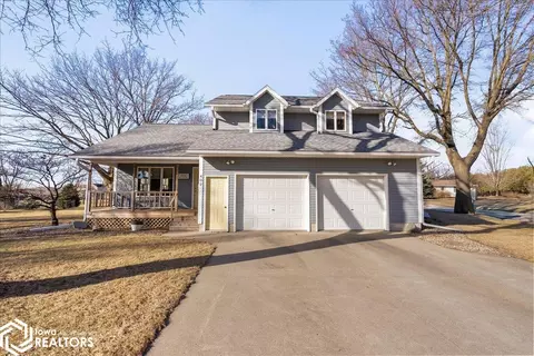 402 12th St, Eldora, IA 50627