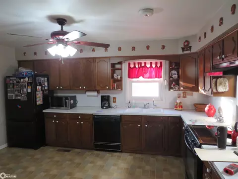 1679 95th St, Hampton, IA 50441 photo 5