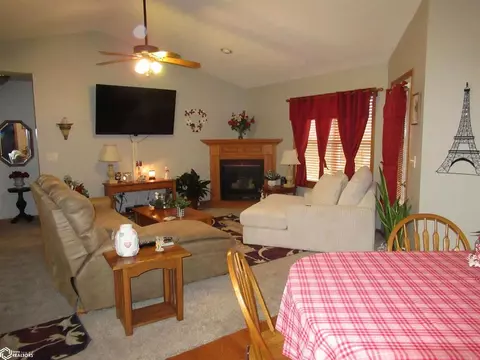 110 S 16th, Hamilton, IL 62341 photo 8