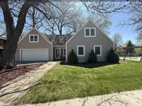 30 Sunset View Dr, Clear Lake, IA 50428