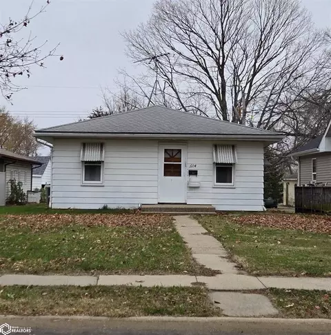 604 Broadway St, West Burlington, IA 52655