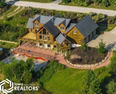 2219 Westhills Dr, Fairfield, IA 52556