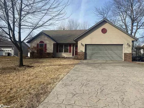 702 S 8th Street Cir, Fairfield, IA 52556