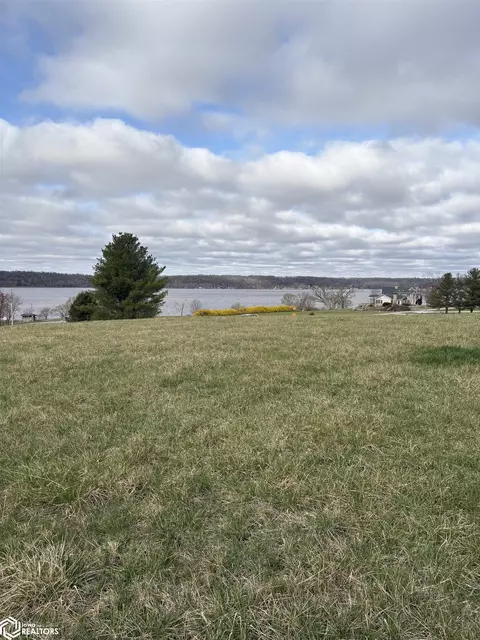 12 Riverview Ter, Nauvoo, IL 62354