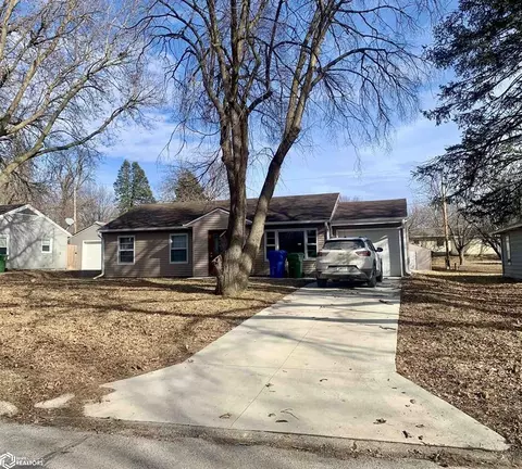 619 S Olive St, Jefferson, IA 50129