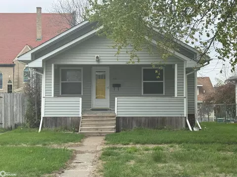 404 N Pine St, Creston, IA 50801