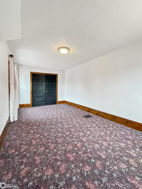 Bedroom - 114 4th St SE, Hampton, IA 50441 photo 7 of 10