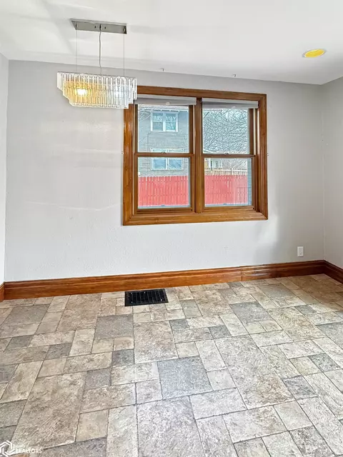 Dining - 114 4th St SE, Hampton, IA 50441 photo 1 of 1