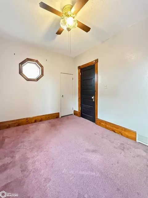 Bedroom - 114 4th St SE, Hampton, IA 50441 photo 1 of 10