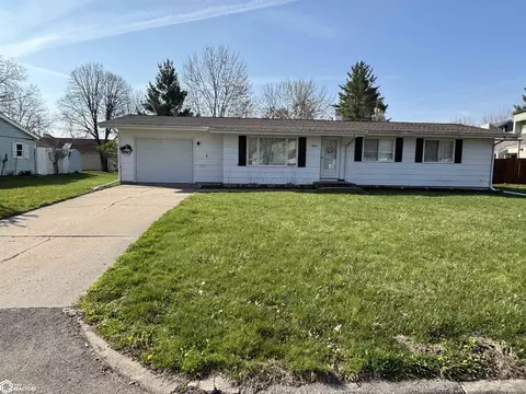 1006 Grand Park Dr, Fairfield, IA 52556