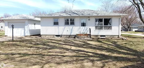 424 S Hamburg St, Holstein, IA 51025