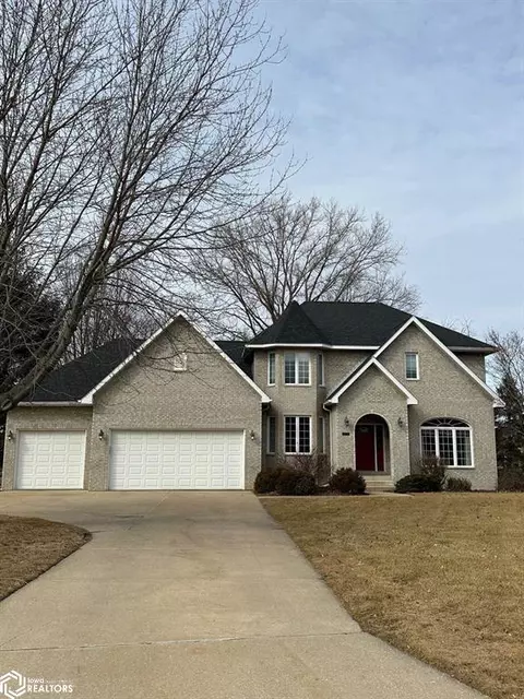 2636 Cliffwood Dr, Burlington, IA 52601