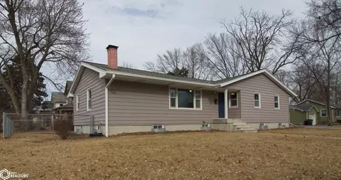 1207 S Main St, Fairfield, IA 52556