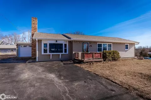 608 S 12th St, Marshalltown, IA 50158