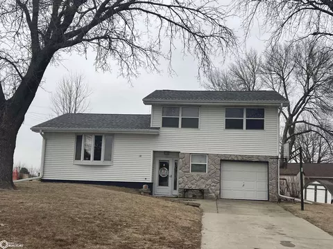 18 Valley View Cir, Schleswig, IA 51461