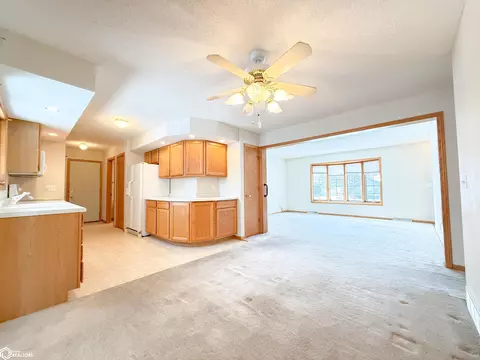 Living - 1656 Dorell Dr, Hampton, IA 50441 photo 2 of 5