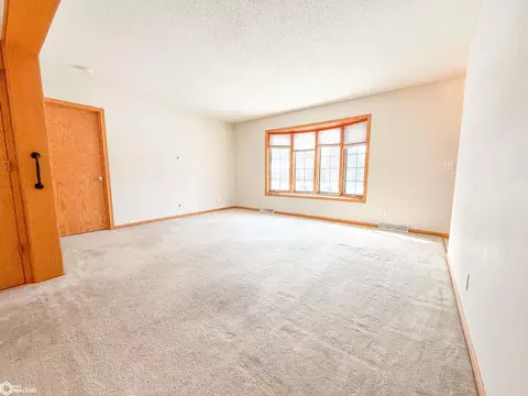 Living - 1656 Dorell Dr, Hampton, IA 50441 photo 4 of 5
