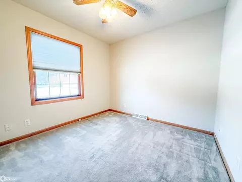 Bedroom - 1656 Dorell Dr, Hampton, IA 50441 photo 10 of 11