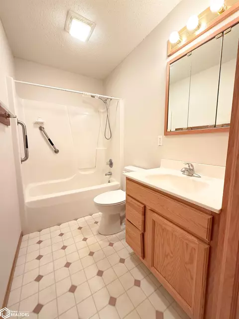 Bath - 1656 Dorell Dr, Hampton, IA 50441 photo 3 of 5