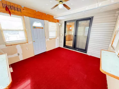 Exterior - 1656 Dorell Dr, Hampton, IA 50441 photo 2 of 5