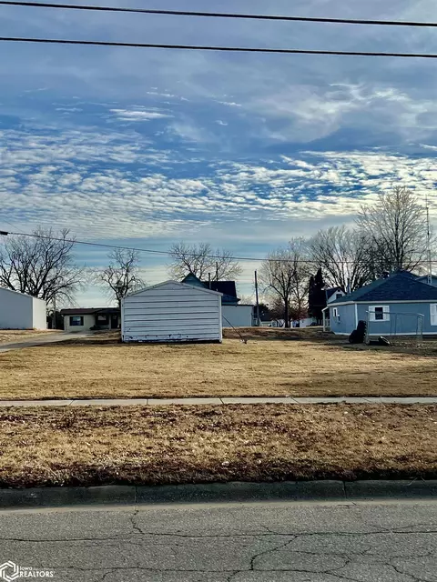 1116 High Ave W, Oskaloosa, IA 52577