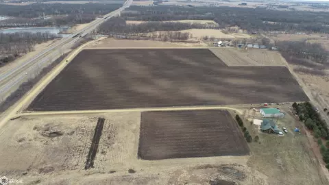 270 Th Ave, Dewitt, IA 52742