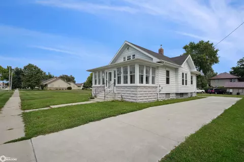 403 S 3rd St, Montezuma, IA 50171