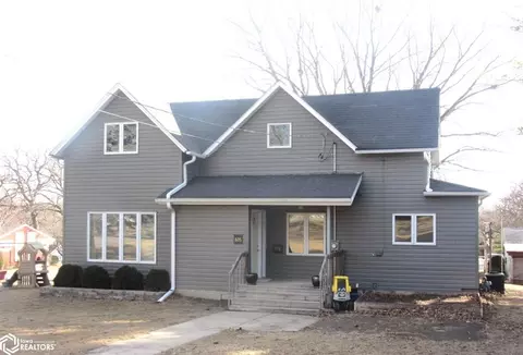 605 S 4th St, Forest City, IA 50436