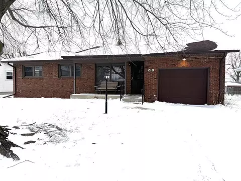 210 Palmer St, Marshalltown, IA 50158