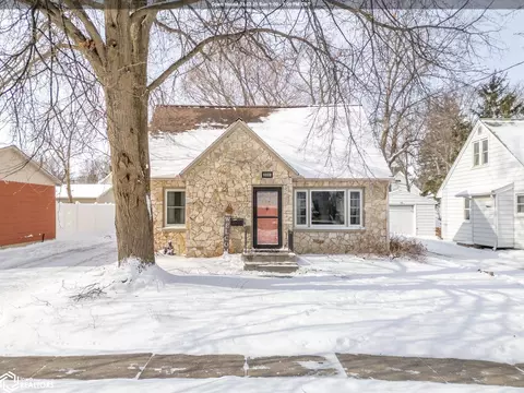 110 S York Ave, Mason City, IA 50401