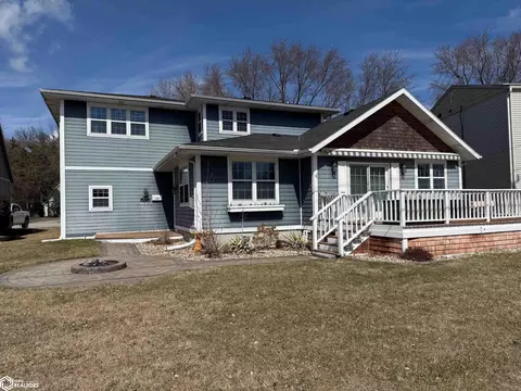 1208 N Shore Dr, Clear Lake, IA 50428