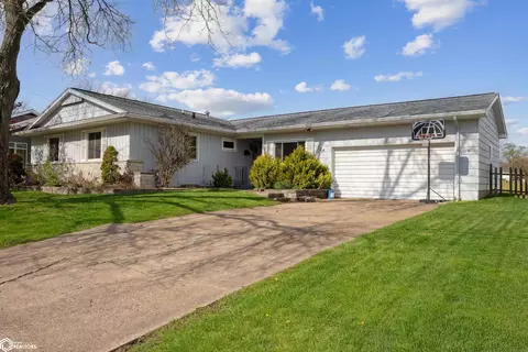 124 Glendale Dr, Burlington, IA 52601