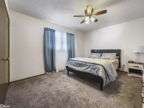 Bedroom - 915 3rd St NW, Hampton, IA 50441 photo 1 of 5